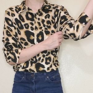 Forever 21 M leopard print button up down collar